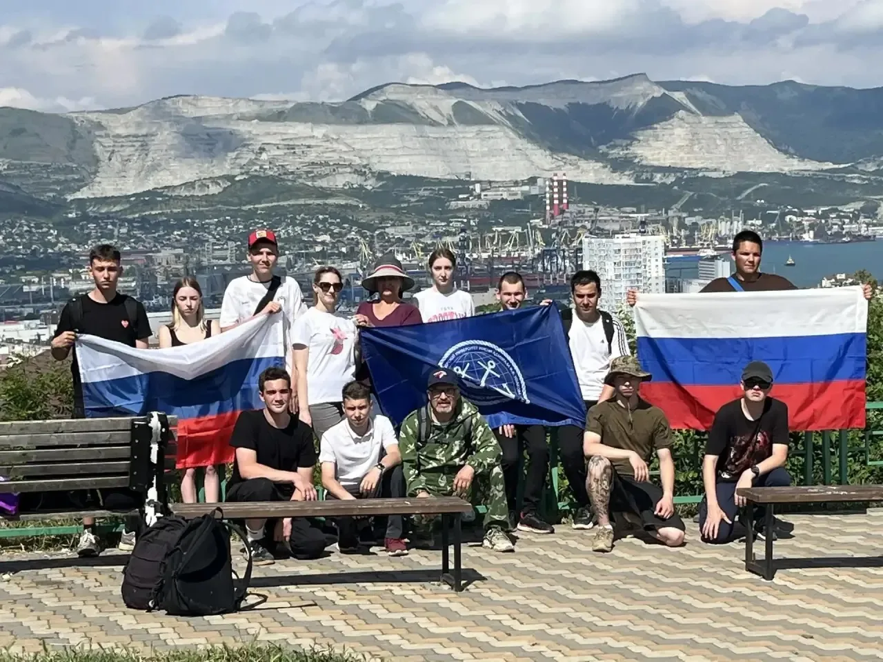 🇷🇺 В честь Дня России курсанты Морского колледжа из отряда Юнфлота отправились в поход выходного д