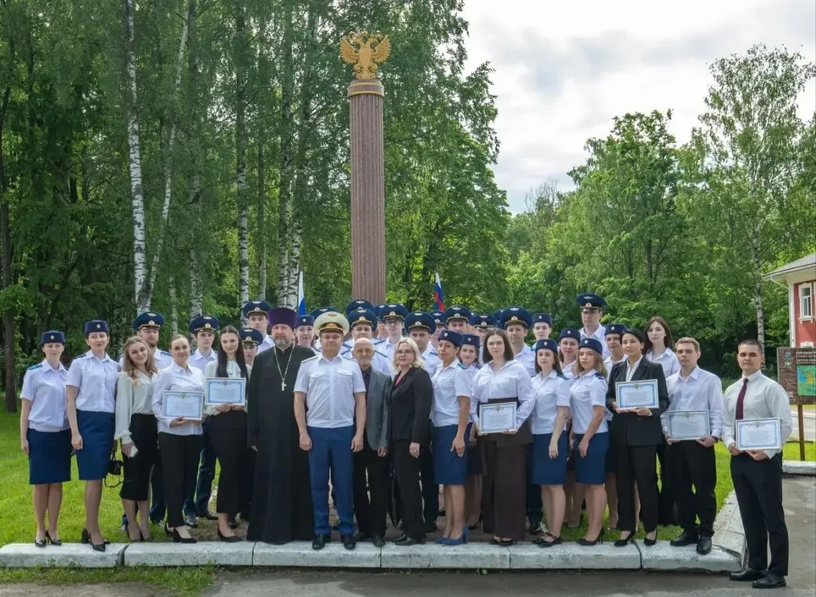 Торжественное принятие присяги молодыми специалистами прокуратуры Ленинградской области

Сегодня, 11