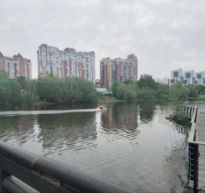 В Сургуте спасатели спасли тонувшего 12-летнего ребенка из реки Саймы