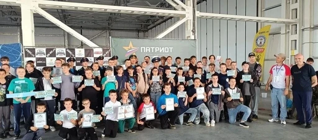 ✈️Славянские школьники приняли участие в краевом фестивале авиамоделирования и БПЛА «Для тех, кто вы