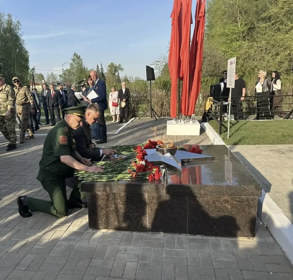 Сегодня, в канун 81‑й годовщины Великой Победы, почётный караул Дома Юнармии Первой Тарусской школы 