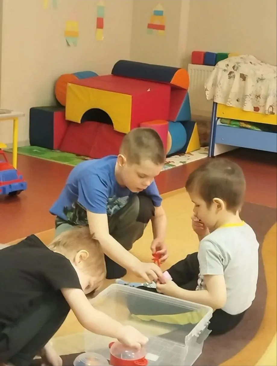 Работая с аутичными детьми, понимаешь, что коррекционная работа будет продолжительной и основанной н