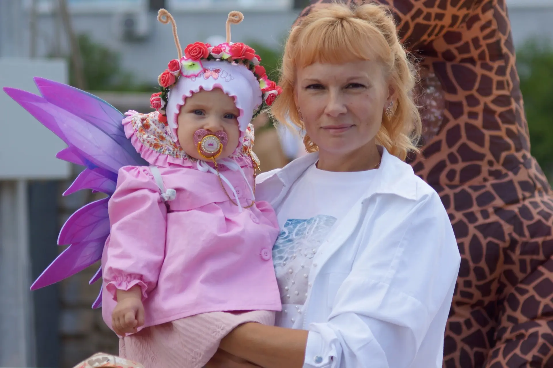Одним из самых ярких и трогательных событий праздничного дня на центральной площади стал парад детск