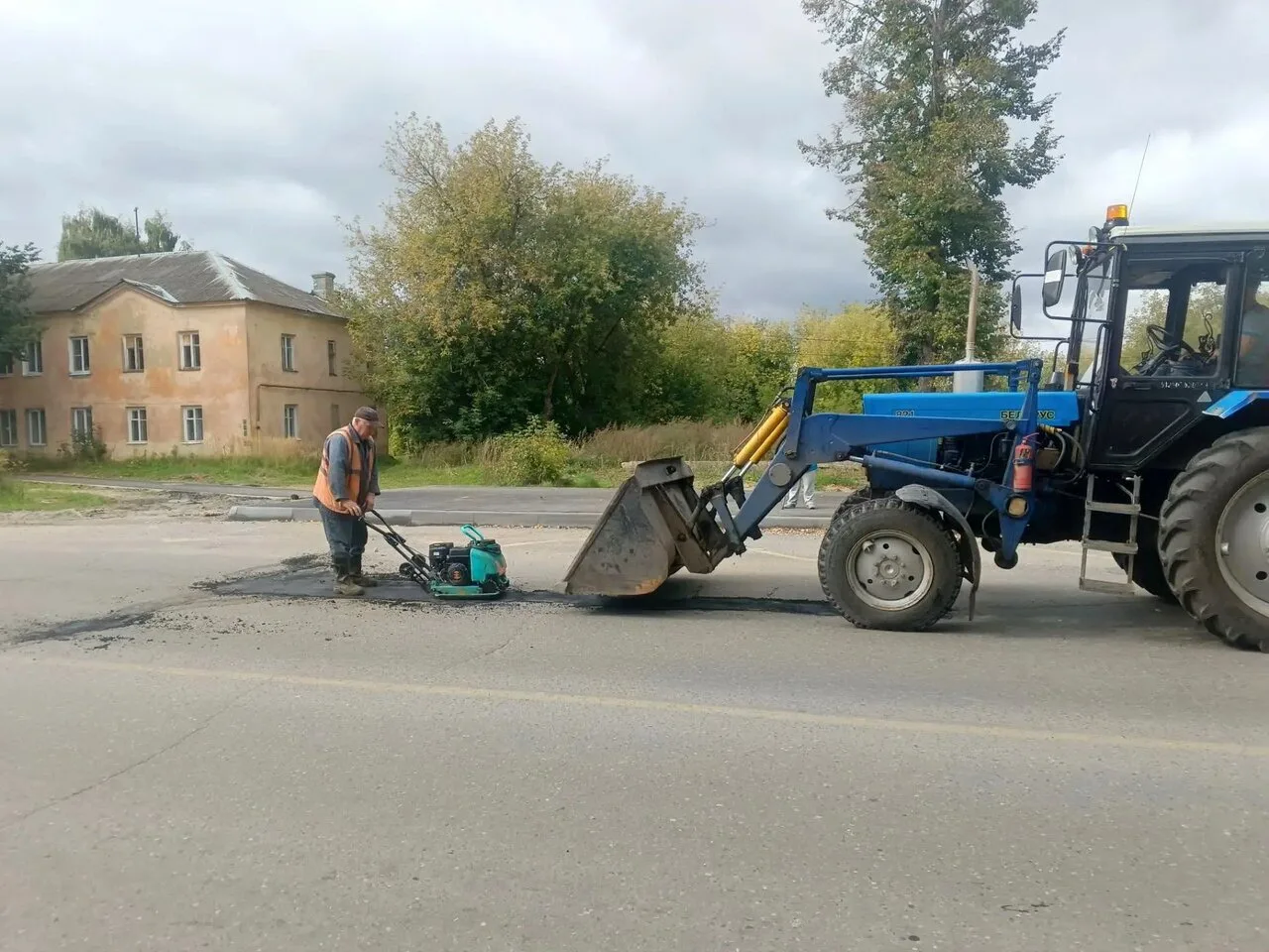 На улице Спортивной выполнили ямочный ремонт дороги