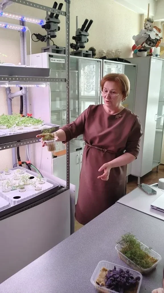 Первоклассники посетили школьную экологическую лабораторию☘  Обучающиеся первых классов нашей школы 