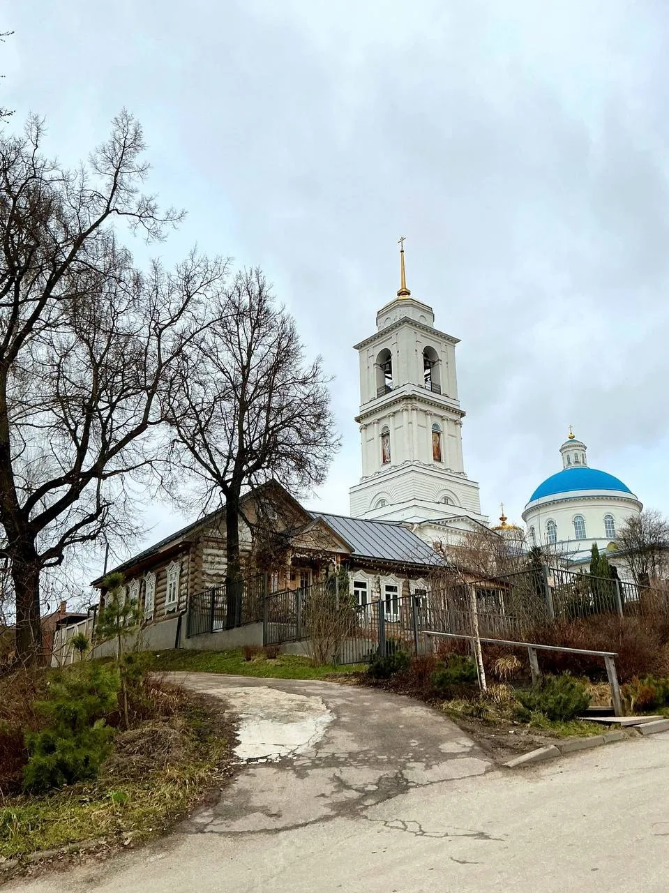 Серпухов  «Был в Серпухове, ел там биток с луком. Больше ничего не могу сказать об этом городе», — н