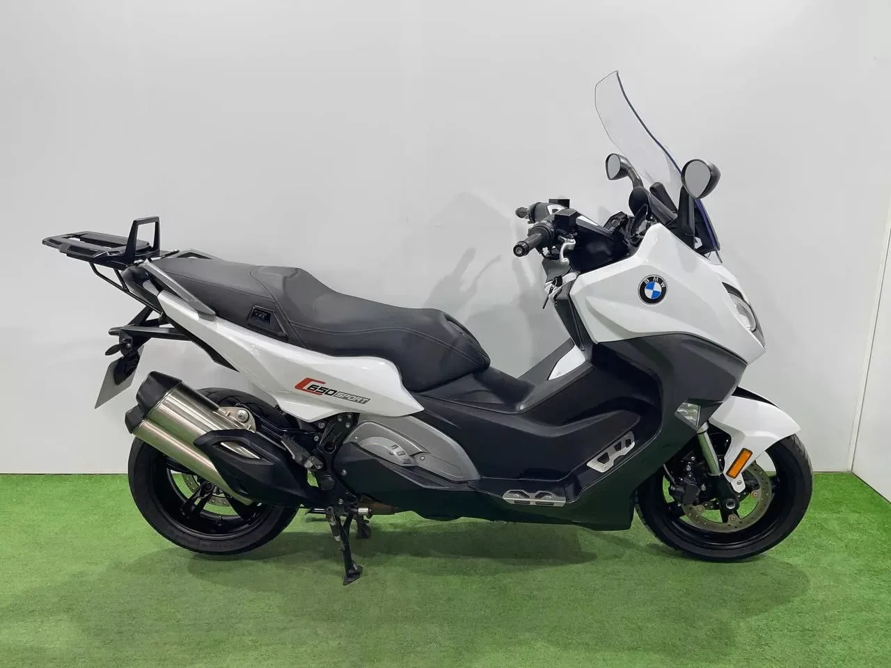 BMW C650 SPORT в наличии во Владивостоке  Характеристики:  - 2018 год - объем 650 см3 - Аукцион AUCN