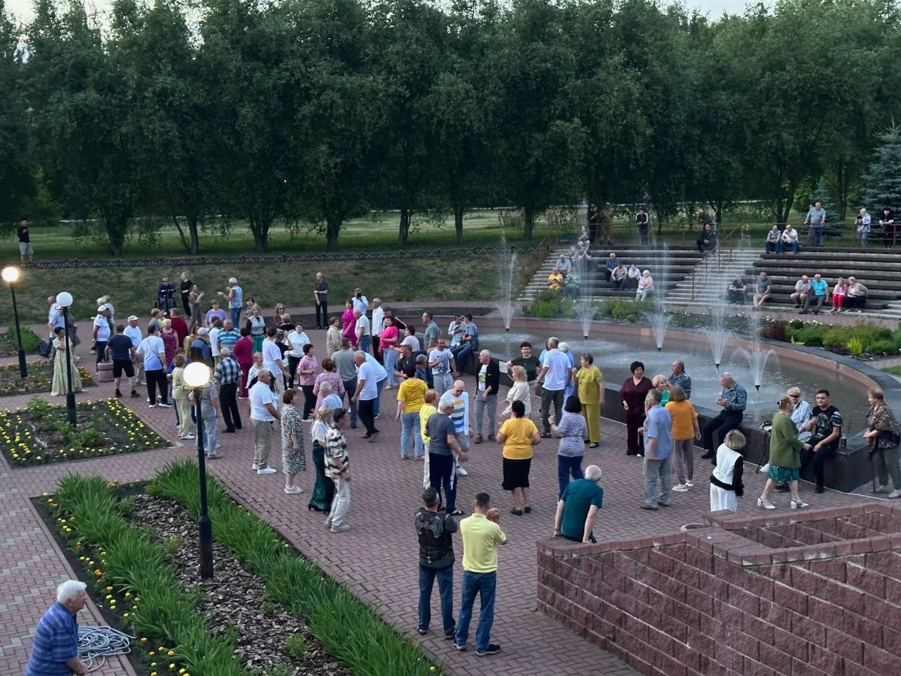 🎉 «Танцуй, Россия!» 🎉

В честь Дня России в парке нашего Центра реабилитации СФР «Омский» прошла п