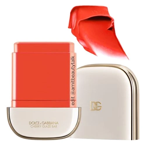 Новинка у D&G - стойкие кремовые румяна в стике в пяти оттенках, которые дают насыщенный цвет, глянц
