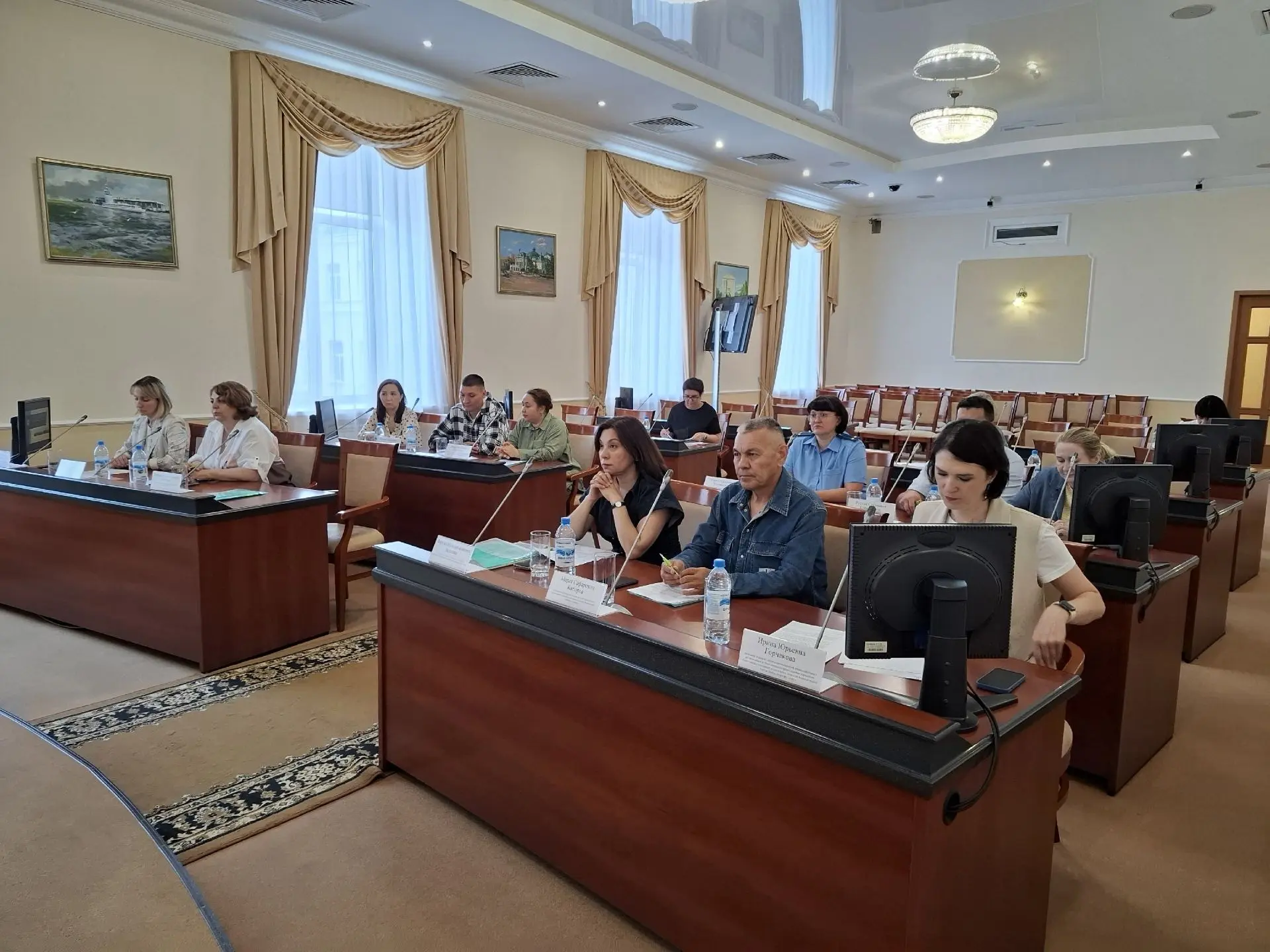 Провел первое заседание Совета по вопросам этнокультурного развития, межнациональных и ...