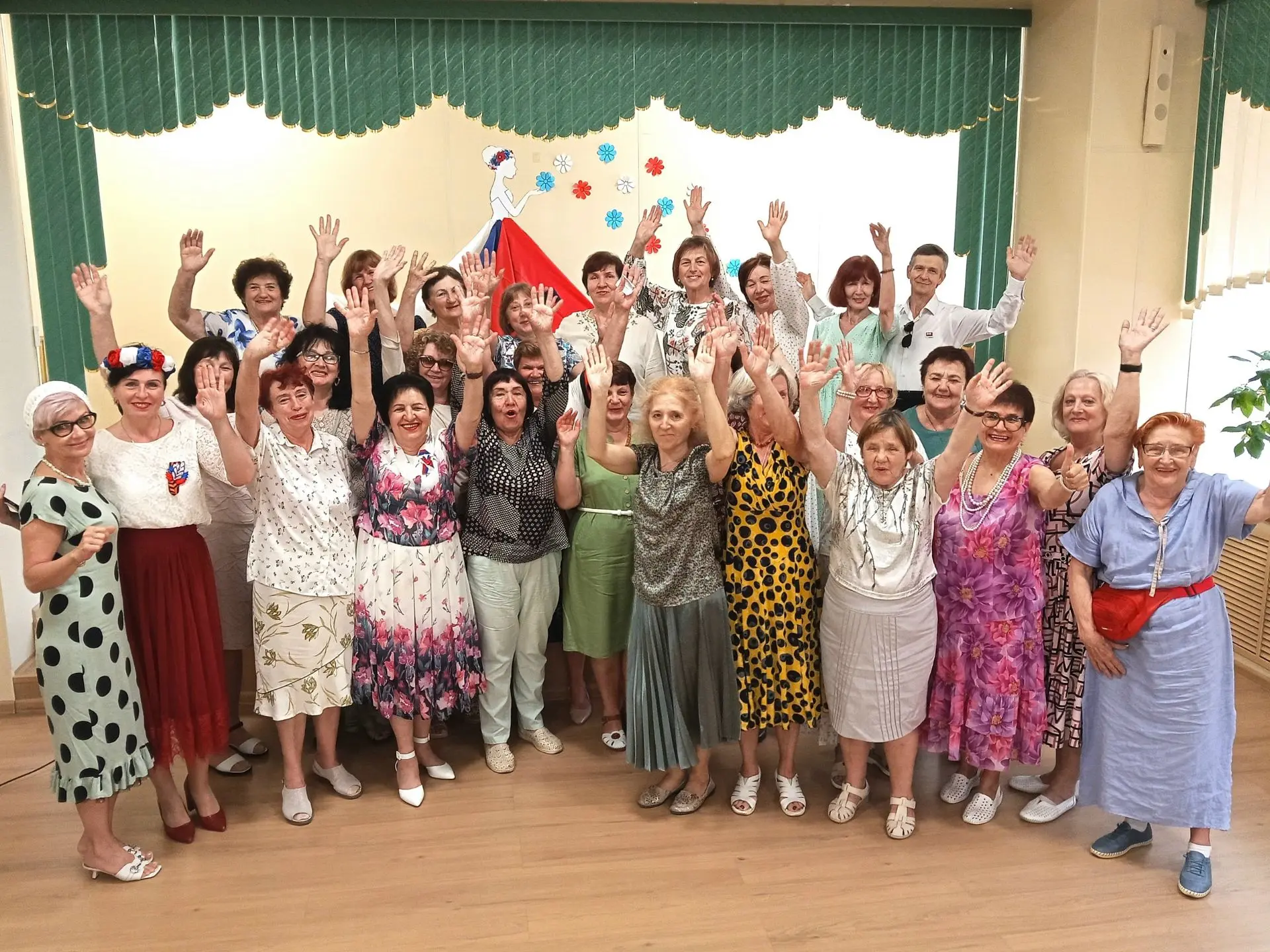 ✨В центре «Участие» для граждан старшего возраста прошла концертная программа «Великая страна, едина