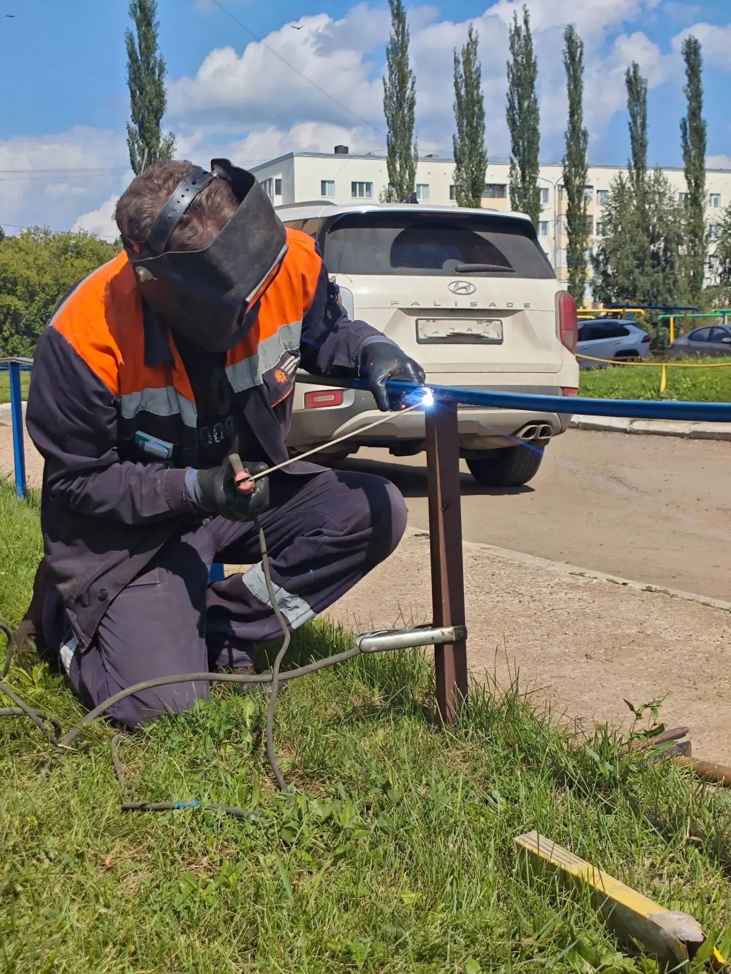 Вот ещё один пост — теперь с живым кадром с места событий! 📸