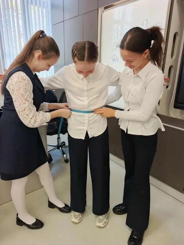 🔨 Уроки труда: школа жизни для наших учеников!🧵✂️  Уроки труда (технологии) — это не просто занятия,