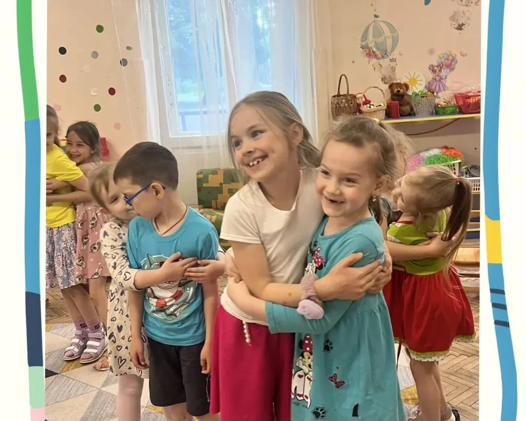 Сегодня в нашем детском саду прошло  музыкальное занятие! 
Дети с удовольствием пели любимые песни, 
