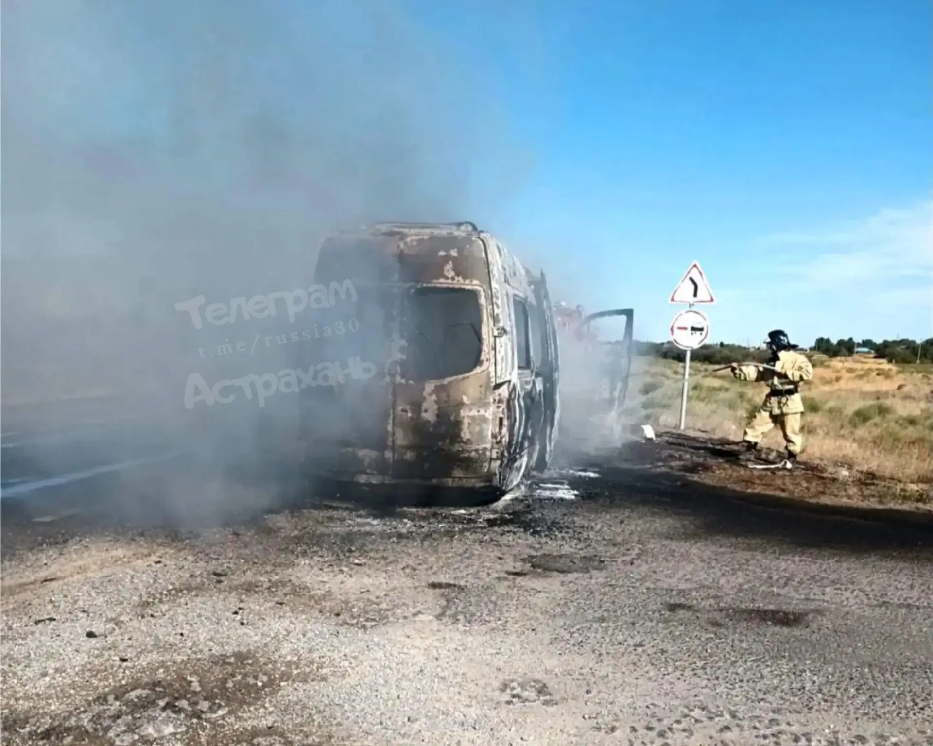 ⚡️В Харабалинском районе на трассе Астрахань–Волгоград 1 сентября загорелась пассажирск...