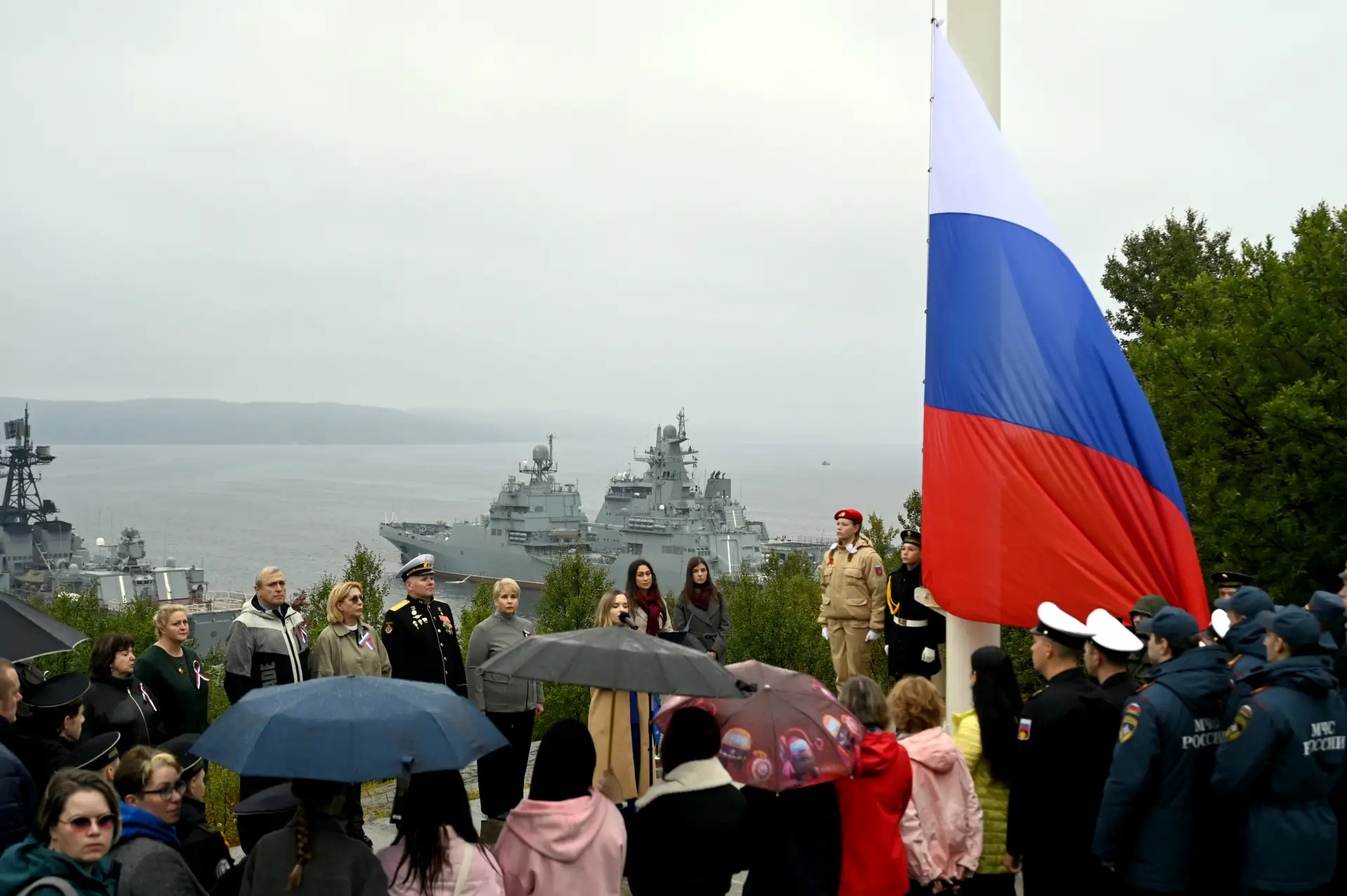 🇷🇺 Над Североморском сегодня реет российский триколор. Праздничный день во флотской с...