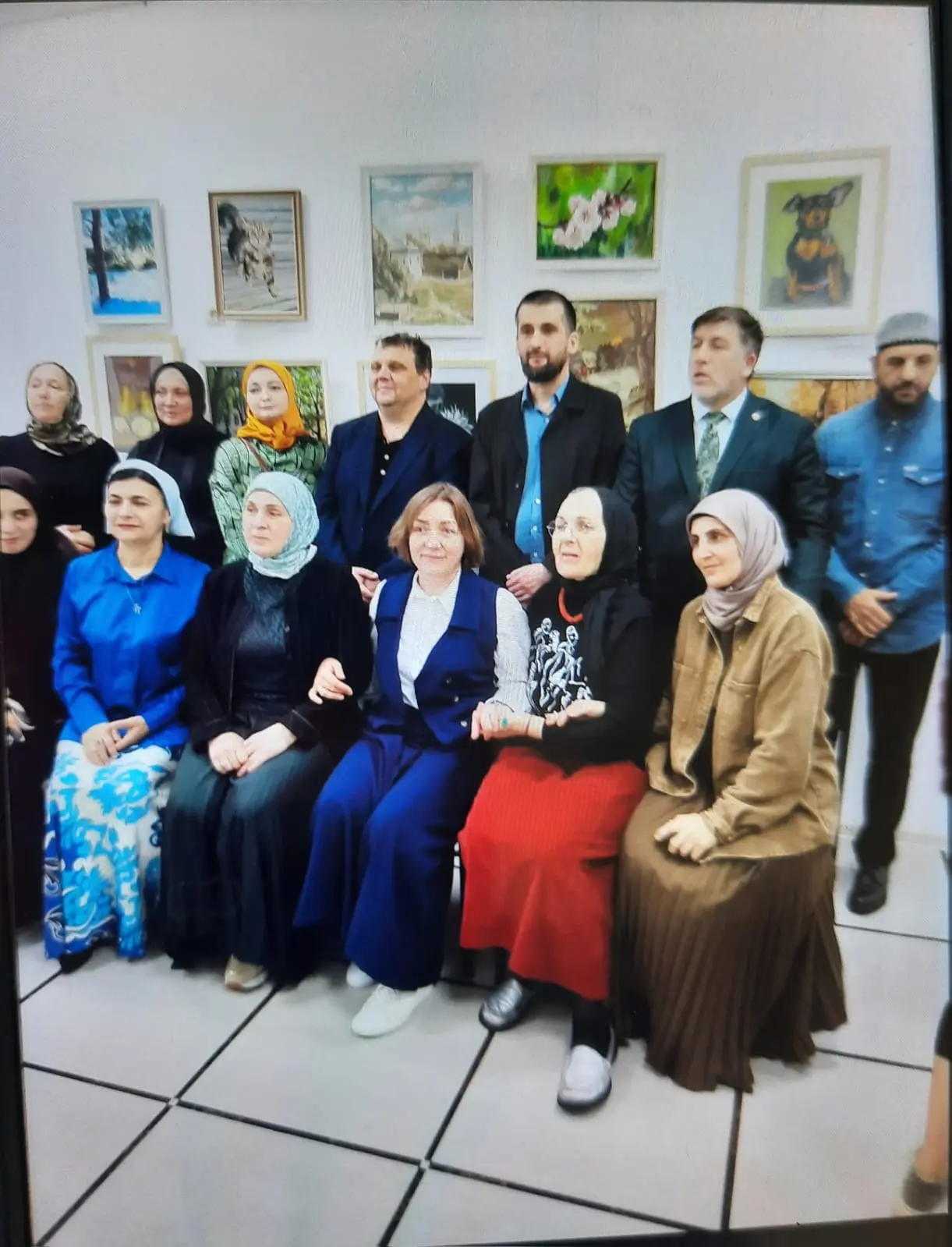 Вчера 25 мая в ДШИ г.Карабулак прошла персональная выставка художника из г. Краснодара ...