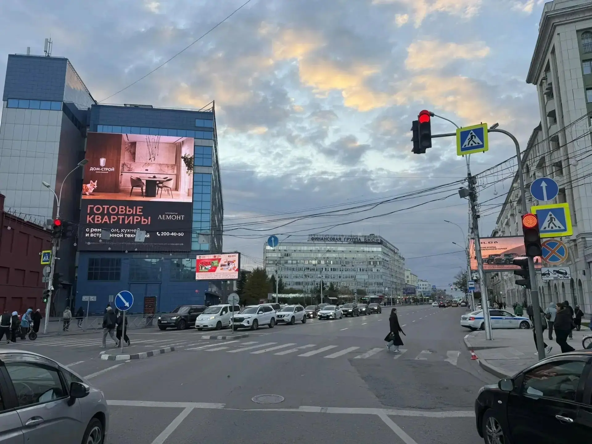Новосибирске девочка на самокате сбила пешехода на переходе