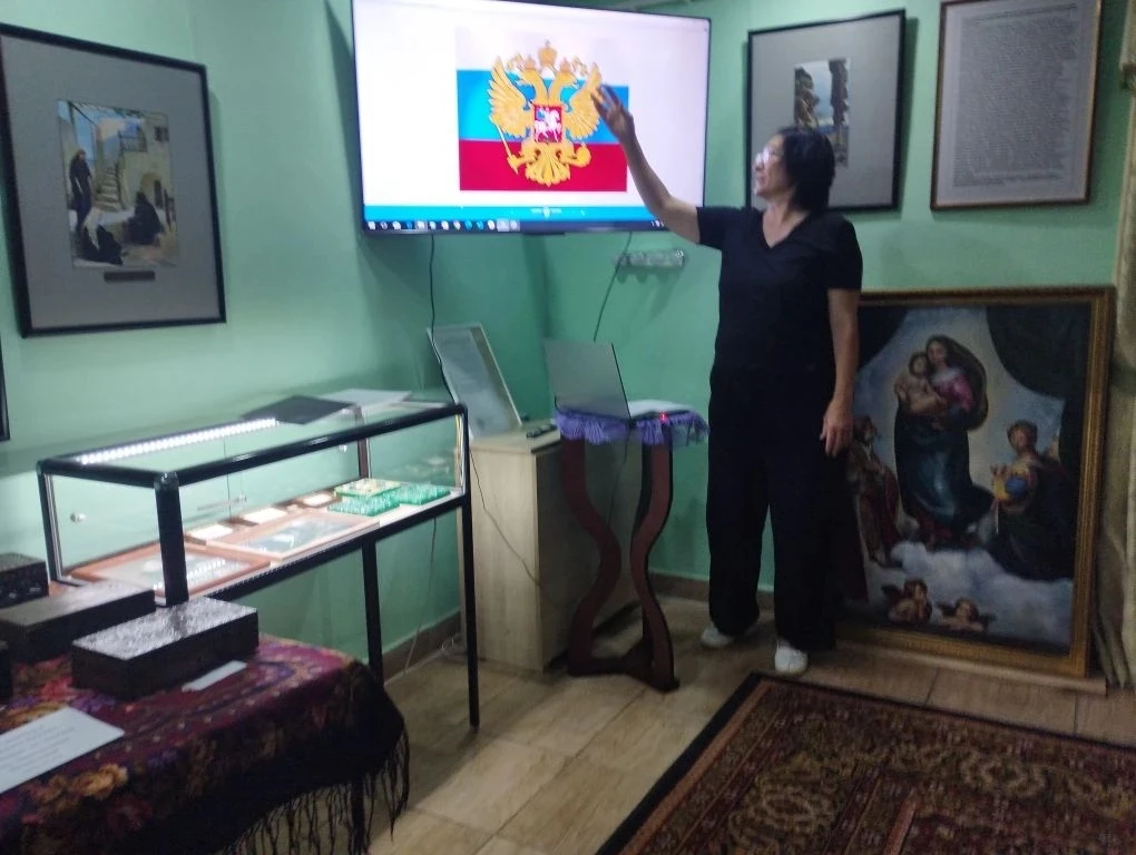 12 июня — день России. История нашего Отечества, традиции народов страны, её государственные обознач