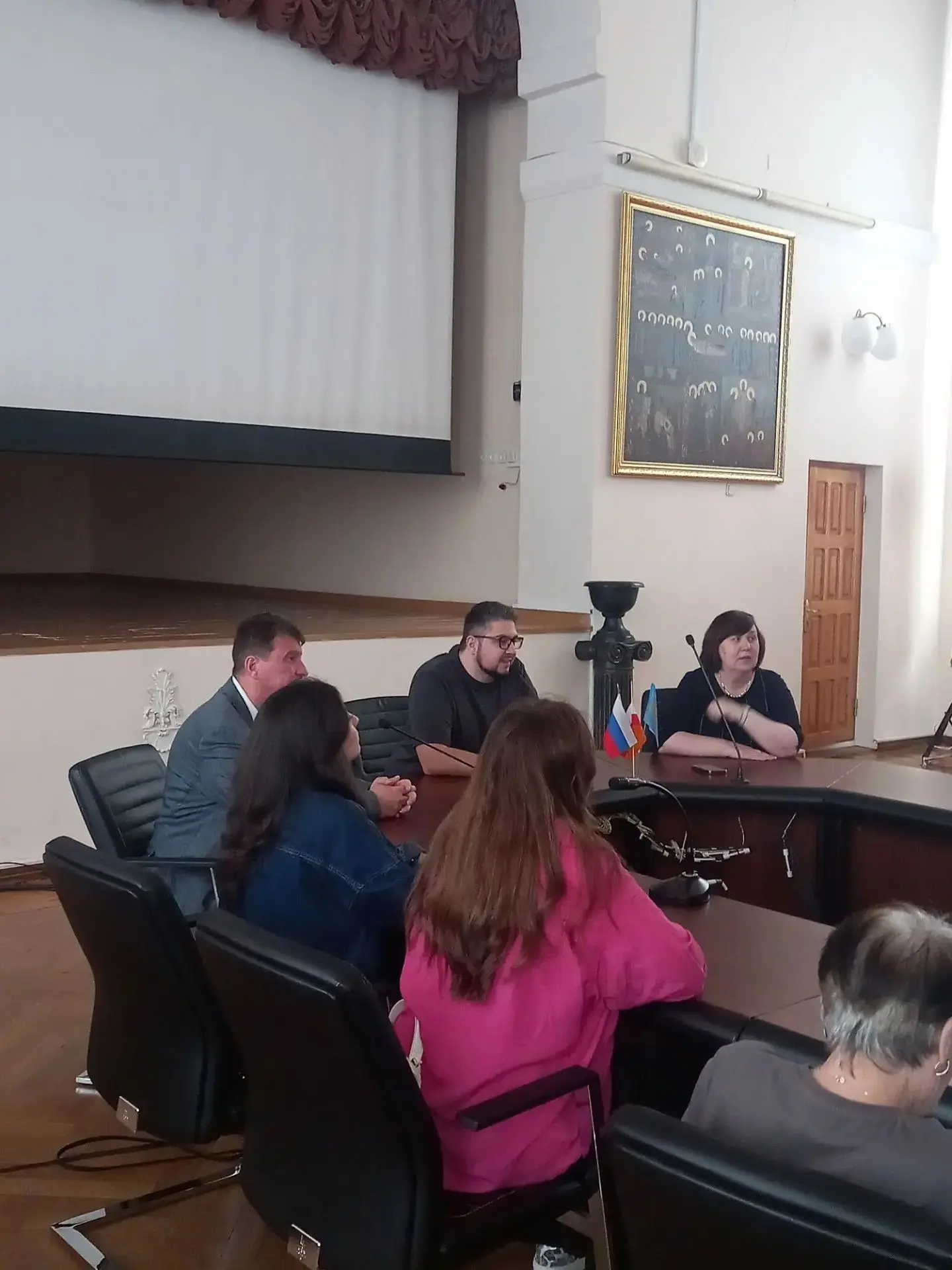 18 июня в конференц-зале СОГМА прошла встреча ординаторов медицинской академии с медицинскими служащ