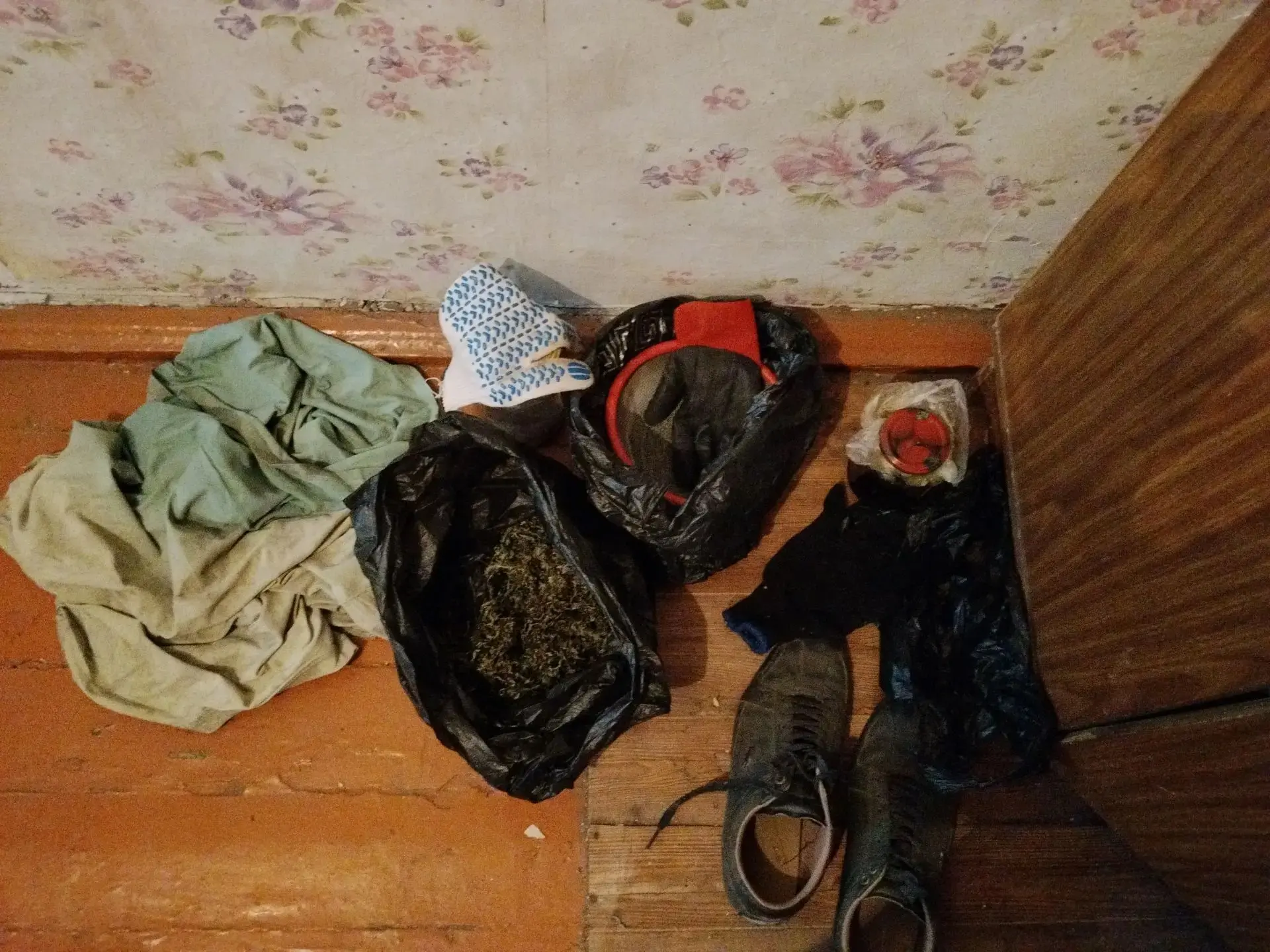Четвероногий сыщик🦮 помог черногорским полицейским изъять крупную партию наркотиков

Оперуполномоче