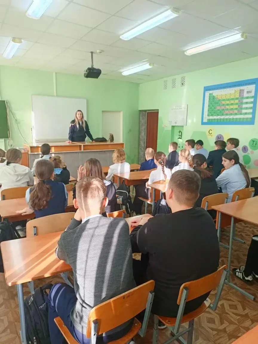 📌5 мая во 2 корпусе гимназии "САН" прошла акция по профилактике негативных проявлений среди подростк