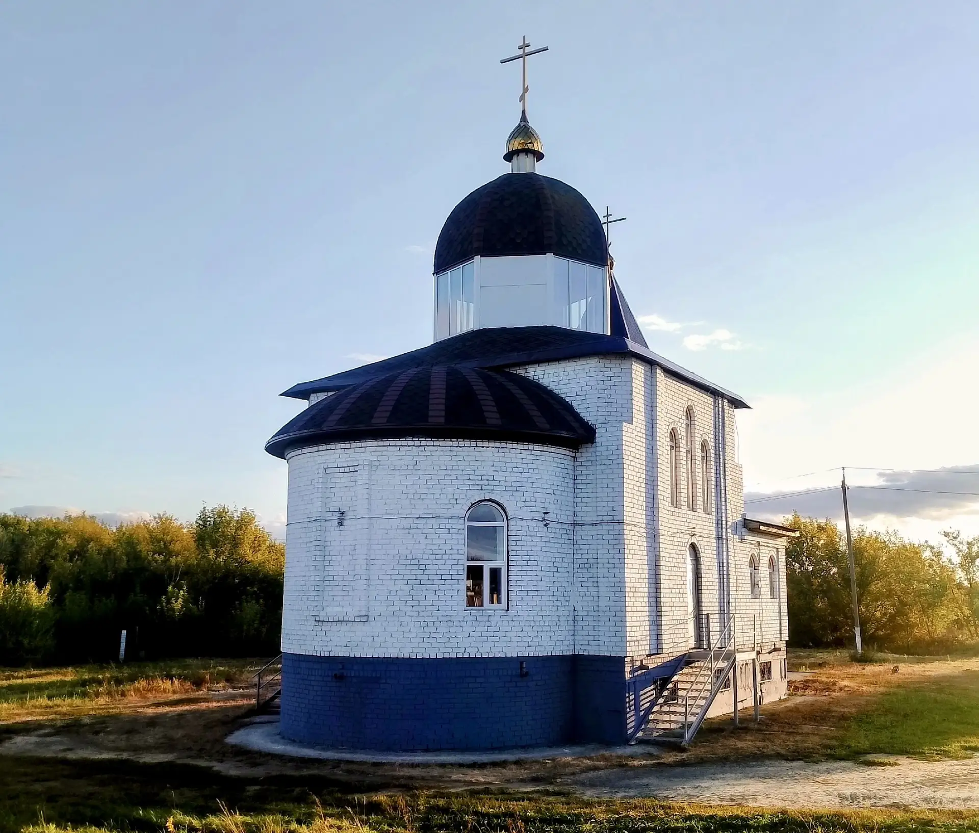 🌿Жители села Крутогорье благоустроили территорию местного храма