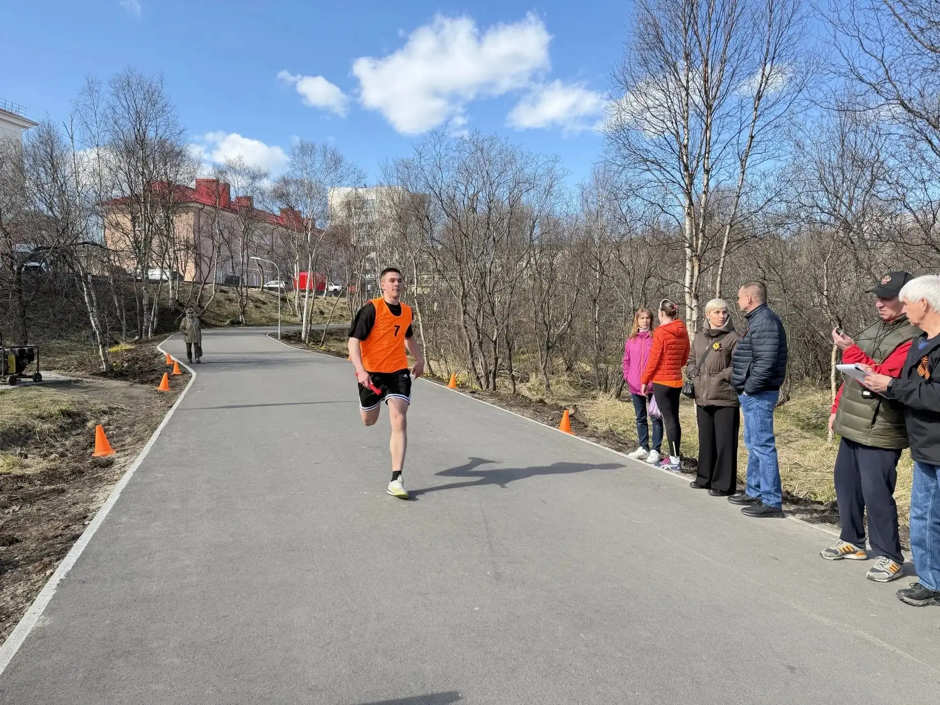 ⭐В День Победы в городском парке прошла легкоатлетическая эстафета. Это не просто соревнования, а да