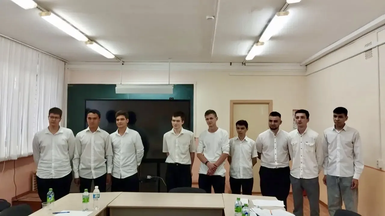 🎓 Защита квалификационных работ продолжается

17 июня студенты группы 4 ТОРД 02–22 по специальности