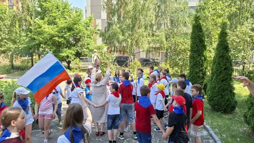 🇷🇺 Продолжение патриотического марафона «Россия — это мы!»

После яркого забега на самокатах, роли
