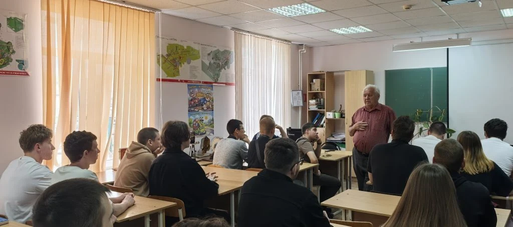28 мая в ГБПОУ РО "Пролетарский аграрно - технологический техникум" прошла встреча студ...