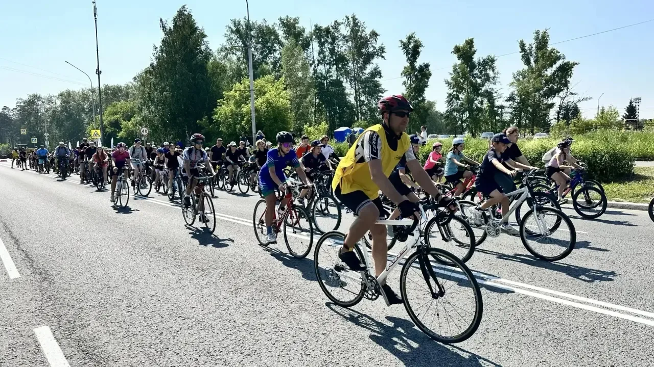 🚴‍♀️ Обучающиеся МБУДО СШОР «Лидер» и их родители  приняли участие в шоссейной велогонке «Свежий ве