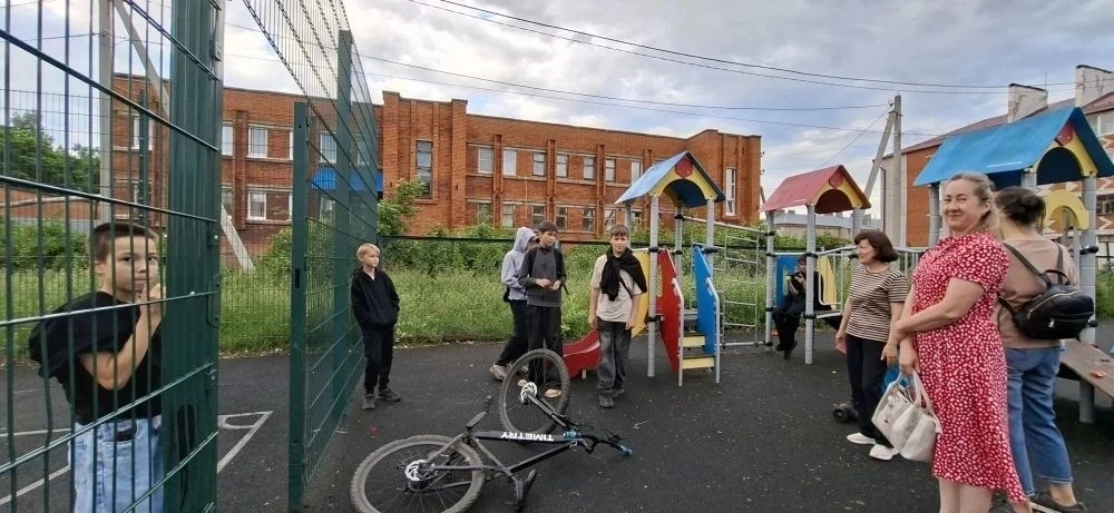 Первый опыт Родительского патруля лицея можно считать успешным.

С наступлением летних каникул начал