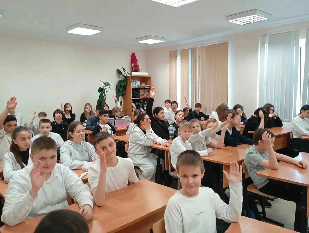 📐➡️🌐 Как математика управляет интернетом? Спросите у наших шести- и семиклассников!  Наши учителя ма