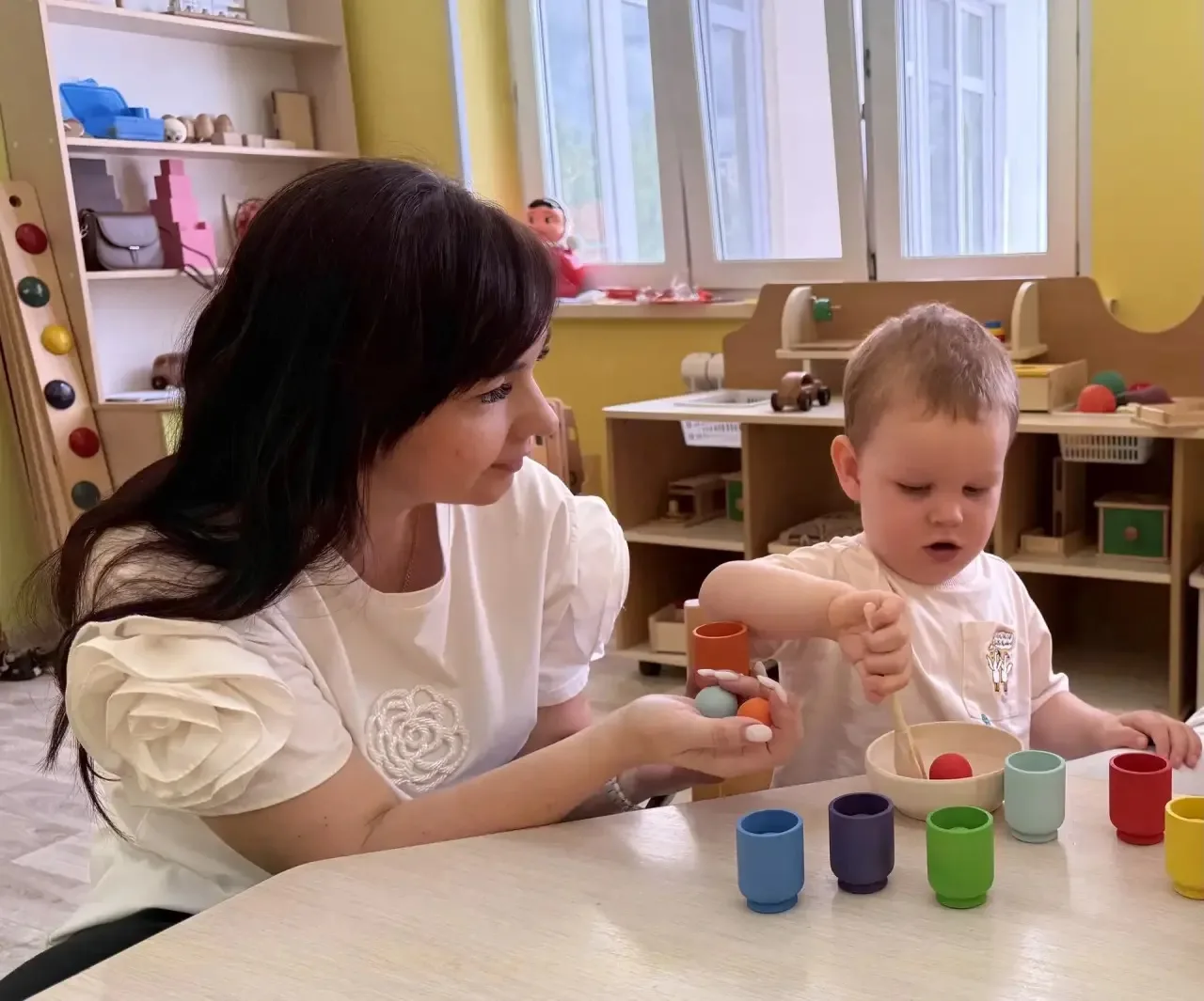 «Первые шаги в садик: адаптация с улыбкой в летние дни»

В нашем детском саду началась самая трогате