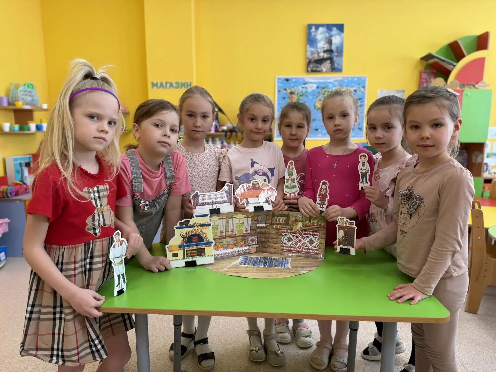 Год единства народов России!🇷🇺   Ребята из группы «Пчёлка» с большим интересом продолжают изучать ку