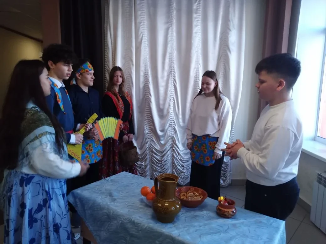 Снова наш небольшой спектакль-концерт: "Театр у микрофона" 16 января "Ты в стороночке не стой - праз