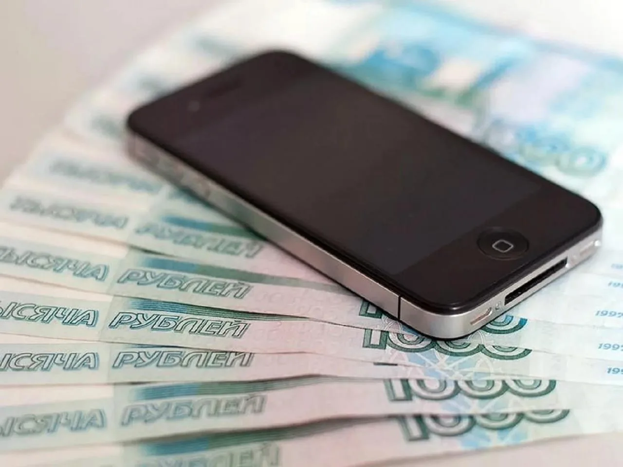 Мошенники обманули жительницу поселка Даровской на 9,2 миллиона рублей