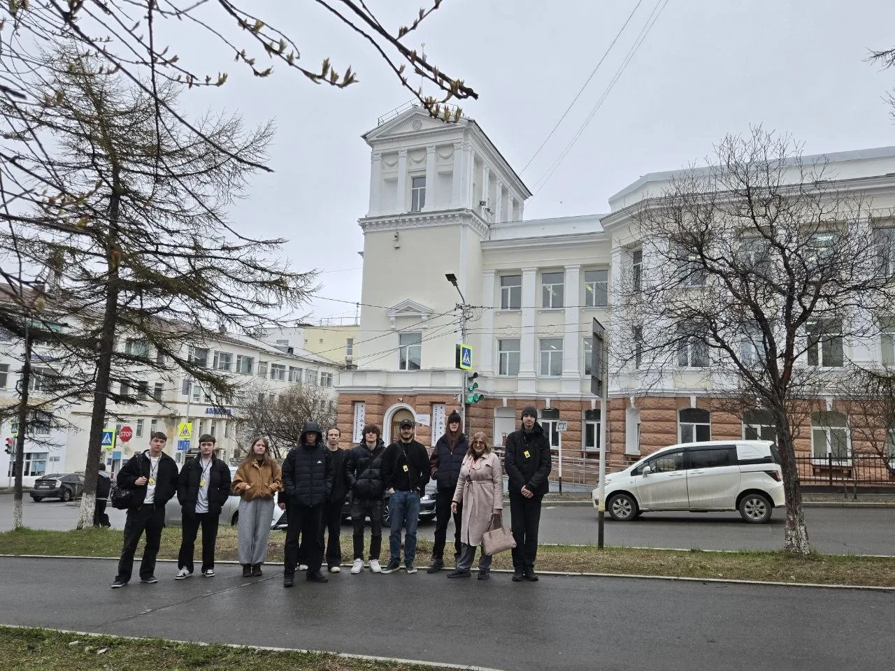 🌍 Студенты МПТ посетили пешую экскурсию «Там, где геологи прошли»