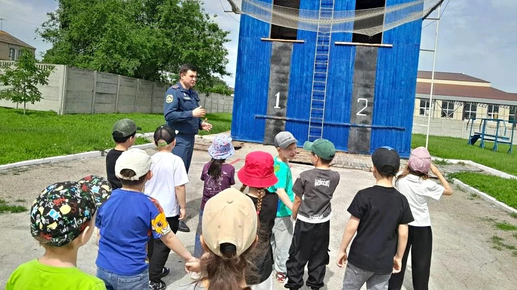 В гостях у настоящих героев: экскурсия в пожарную часть! 🚒🔥
Сегодня воспитанники старшей группы на
