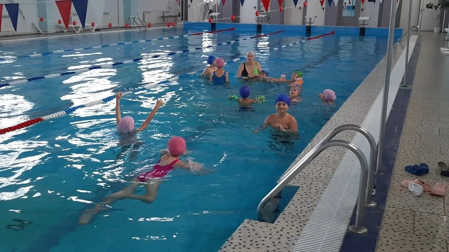 🏊В здоровом теле — здоровый дух: кружок плавания для 2–3 классов
 
 
Гимназия активно участвует в р