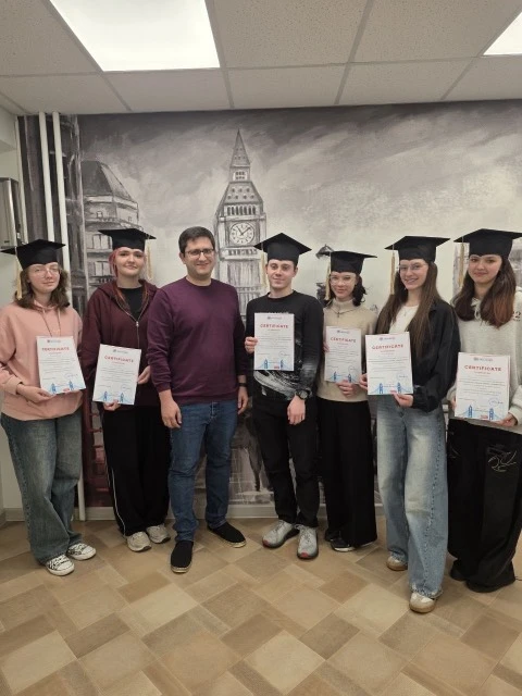 Поздравляем наших выпускников с окончанием курса английского языка! 🇬🇧