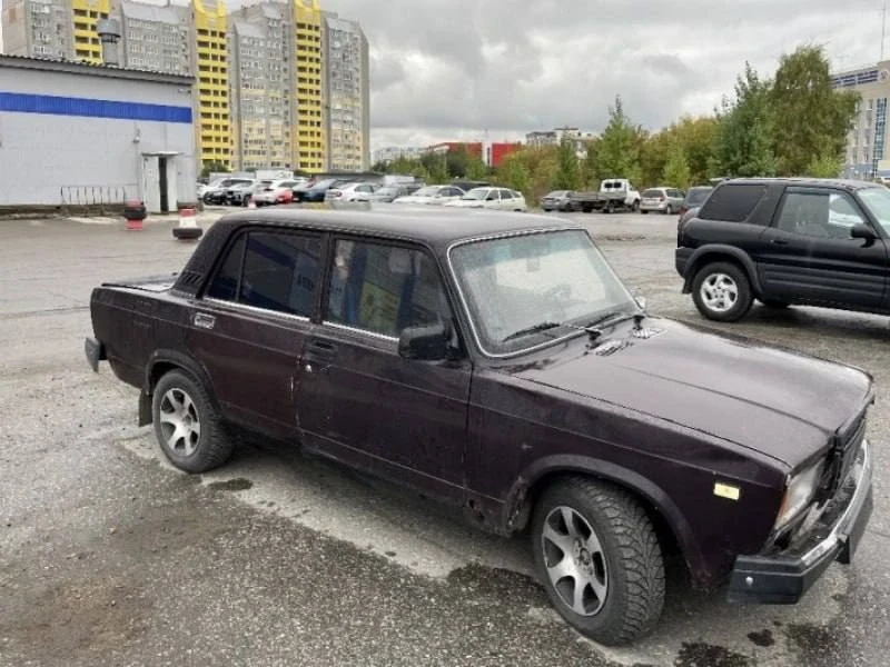 В Барнауле задержали двух подозреваемых в угоне машины