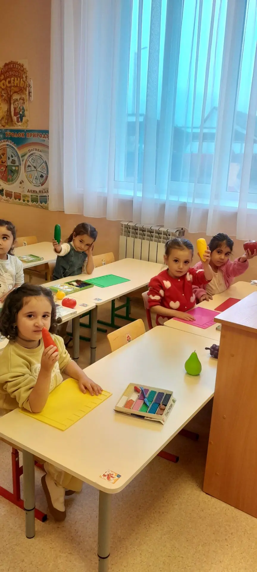 🍎🥕 В средней группе МБДОУ КГО «Ясли-сад №7 "Таурух» г. Теберда» прошло занятие по леп...