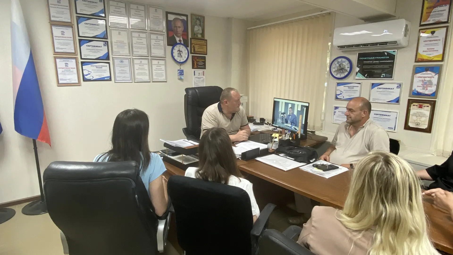 Смотрим , спорим и обсуждаем программу «Партком» вместе!
Разбираться в сложных вопросах современной 