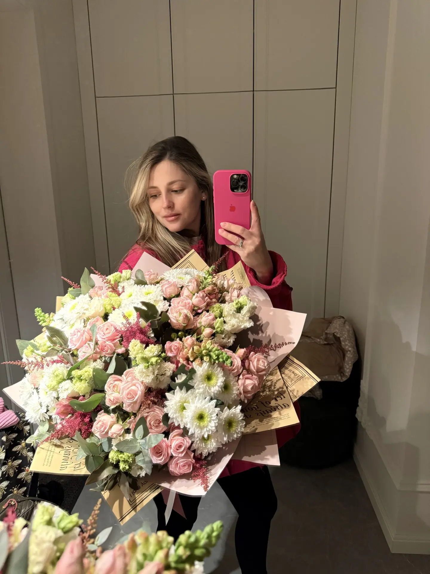 Такая сонная,дождливая,короче унылая погода… просто кошмар 🤦‍♀️  Но родители всегда умеют порадовать