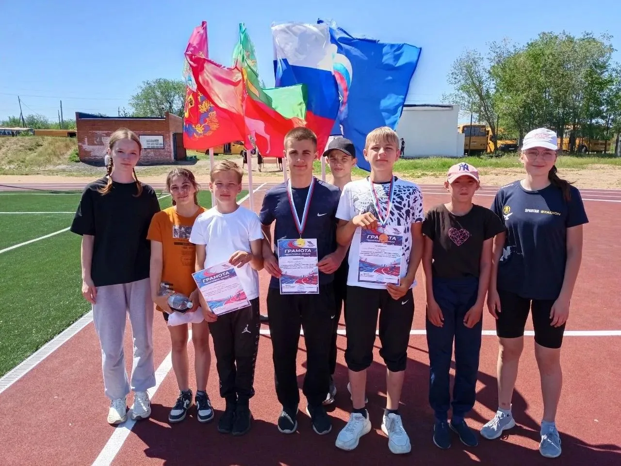 👏👏👏Ура! Поздравляем всех с великолепной победой!
💥 23 мая наша школа блистательно выступила на с