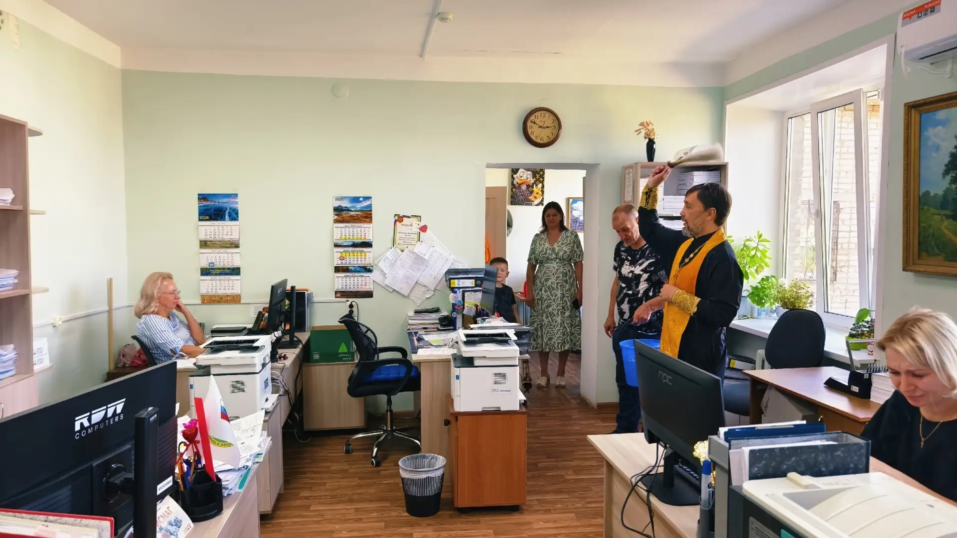 В стенах социального дома «Самоцветы» состоялось важное духовное событие. Иерей Алексан...