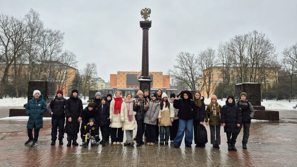 ✨️ 6А класс в Великом Новгороде 

«Ласточка» быстро довозит нас до места назначения и вот мы уже в о