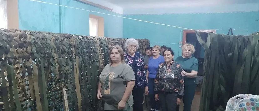 🕸 Саратовские волонтеры сплели и отправили на передовую 400-ю маскировочную сеть